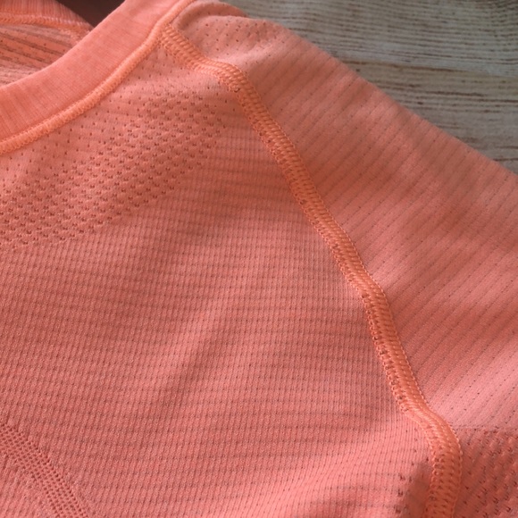 Lululemon Swift long sleeve. Size 4. - Picture 12 of 14